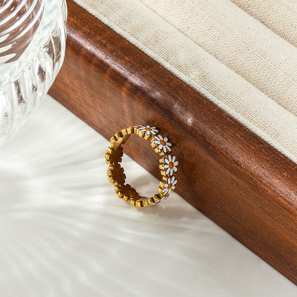 Colorful Daisy Ring