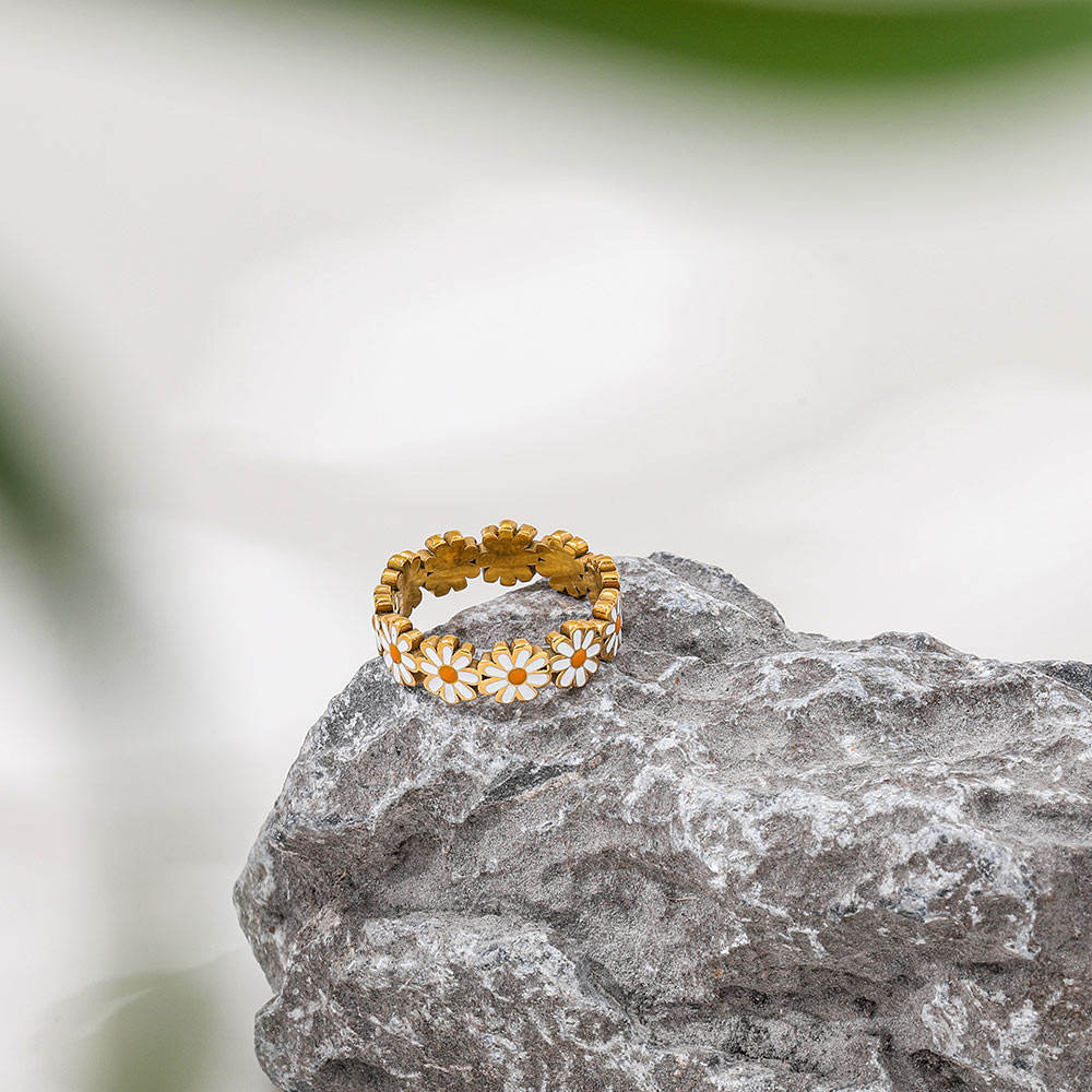 Colorful Daisy Ring